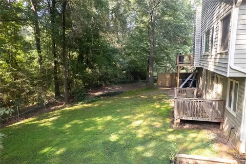 Exterior - 594 Farmbrook Trl NE, Kennesaw, GA 30144 photo 4 of 5