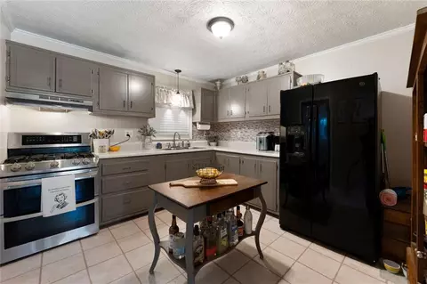 Kitchen - 150 Beard Lake Rd SE, Rome, GA 30161 photo 1 of 3