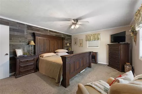 Bedroom - 150 Beard Lake Rd SE, Rome, GA 30161 photo 2 of 4
