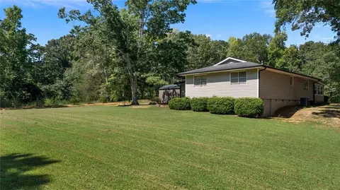 Exterior - 150 Beard Lake Rd SE, Rome, GA 30161 photo 2 of 10