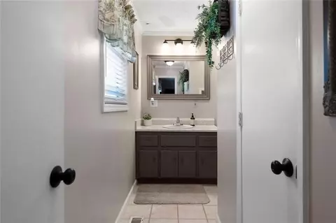 Entry Way - 150 Beard Lake Rd SE, Rome, GA 30161 photo 2 of 2