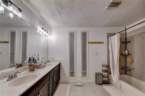 Bath - 117 Ridge Rd, Berkeley Lake, GA 30096 photo 1 of 3
