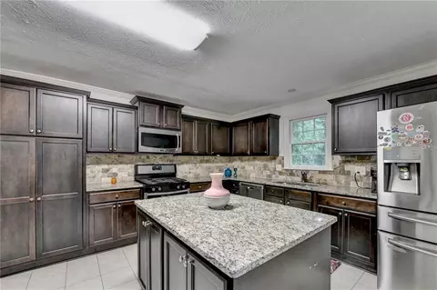 Kitchen - 117 Ridge Rd, Berkeley Lake, GA 30096 photo 3 of 4