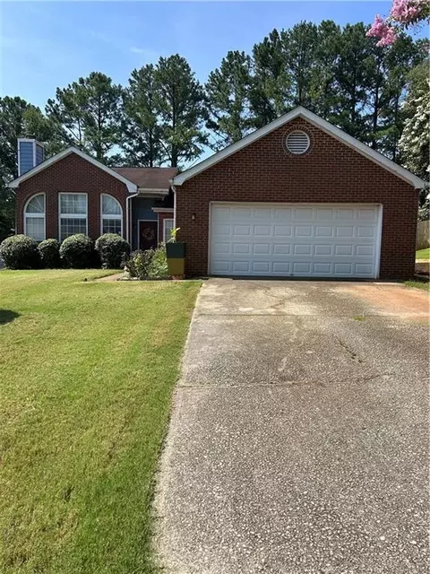 1470 Charter Oaks Ln, Lawrenceville, GA 30046