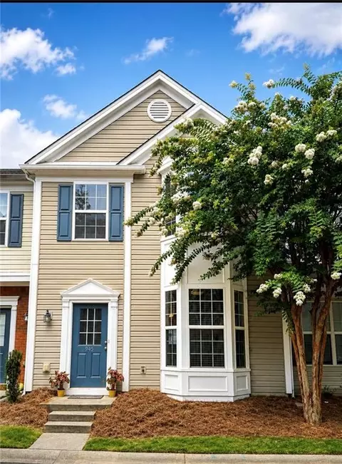 945 Prestwyck Ct, Alpharetta, GA 30004