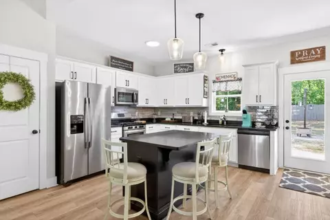Kitchen - 498 Michael Etchinson Rd, Monroe, GA 30655 photo 1 of 2