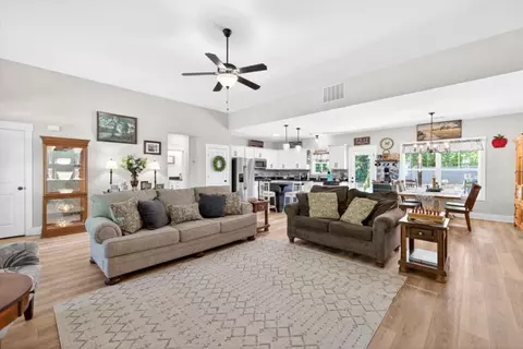 Entry Way - 498 Michael Etchinson Rd, Monroe, GA 30655 photo 4 of 7