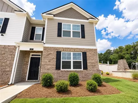 727 Aura Trl, Lawrenceville, GA 30045