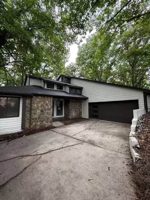 352 N Peak Dr, Alpharetta, GA 30022