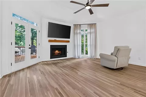 Living - 3355 Kates Way, Duluth, GA 30097 photo 2 of 4