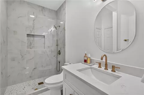 Bath - 3355 Kates Way, Duluth, GA 30097 photo 1 of 6