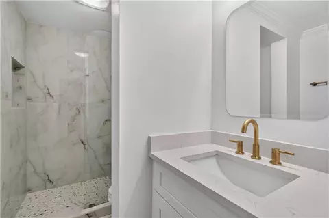 Bath - 3355 Kates Way, Duluth, GA 30097 photo 6 of 6