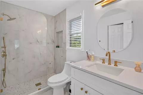 Bath - 3355 Kates Way, Duluth, GA 30097 photo 5 of 6