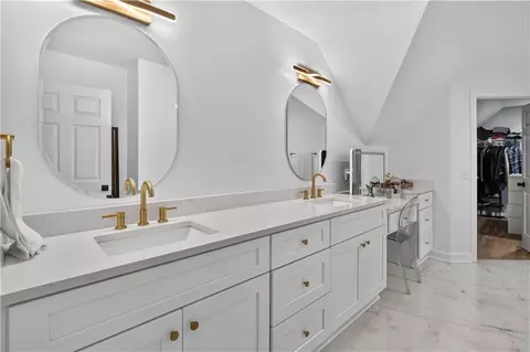 Bath - 3355 Kates Way, Duluth, GA 30097 photo 3 of 6
