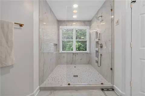 Bath - 3355 Kates Way, Duluth, GA 30097 photo 4 of 6