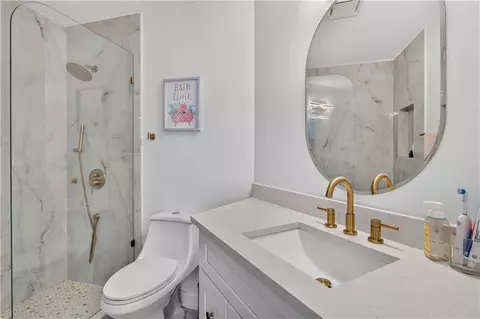 Bath - 3355 Kates Way, Duluth, GA 30097 photo 2 of 6