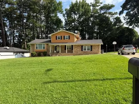 3171 Hammarskjold Dr, East Point, GA 30344