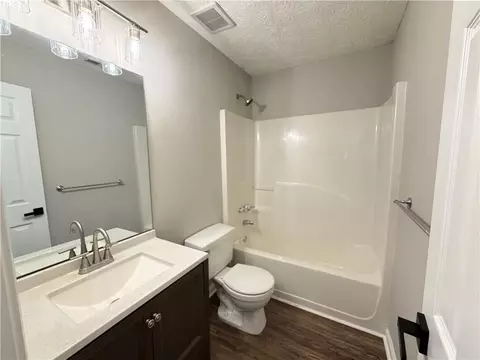 Bath - 1447 Millstone Ct, Bethlehem, GA 30620 photo 1 of 6