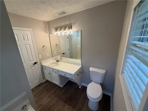 Bath - 1447 Millstone Ct, Bethlehem, GA 30620 photo 5 of 6