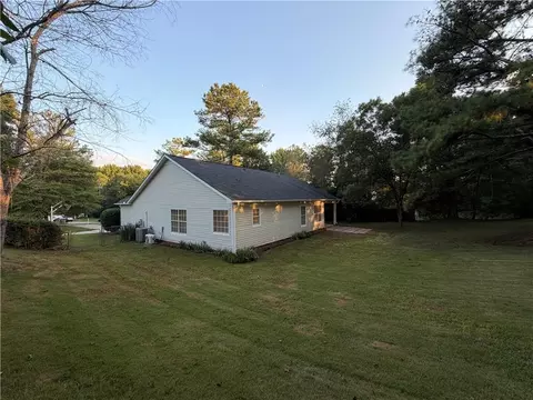 Exterior - 1447 Millstone Ct, Bethlehem, GA 30620 photo 15 of 26
