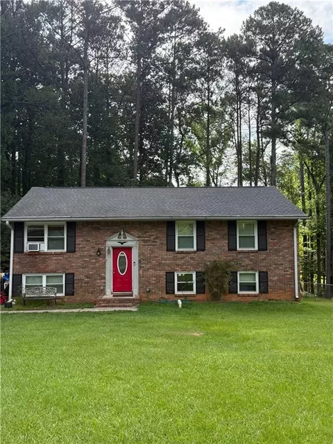 1920 Foxcroft Ct, Marietta, GA 30008