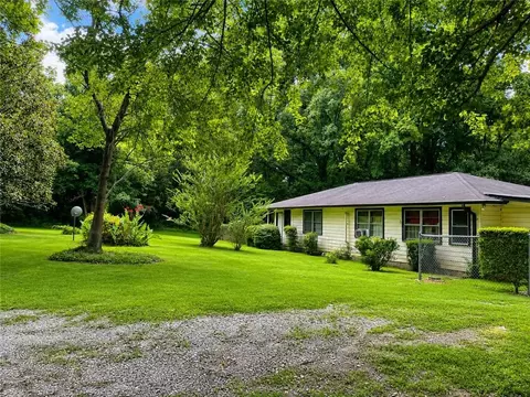 172 Raymond Carson, Newnan, GA 30265