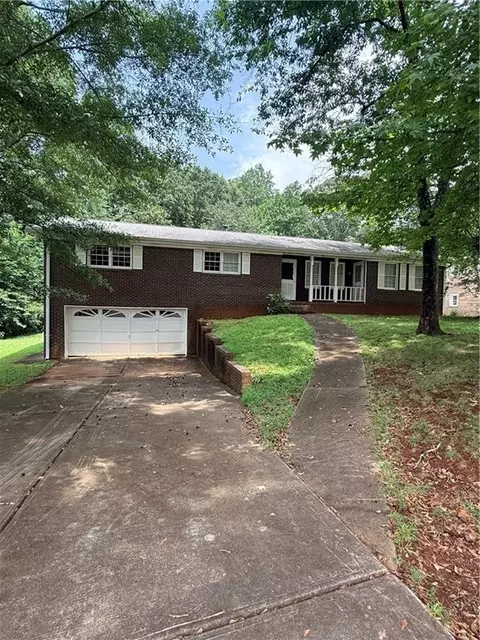 3827 Sherwood Dr, Douglasville, GA 30135