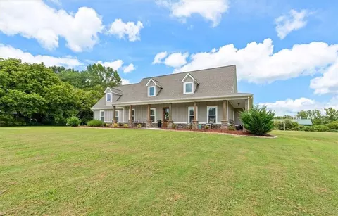 1303 Sandhill Hickory Level Rd, Carrollton, GA 30116