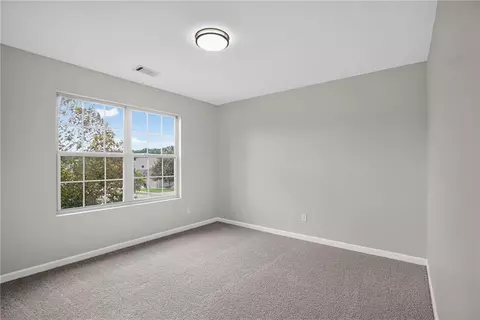 Bedroom - 1961 Osprey Dr, Hampton, GA 30228 photo 6 of 10
