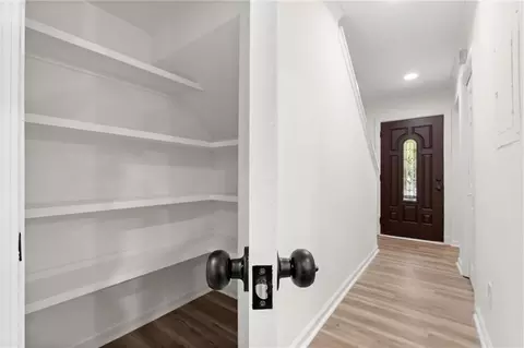 Entry Way - 4147 N Gloucester Pl, Chamblee, GA 30341 photo 2 of 4