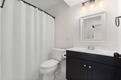 Bath - 4147 N Gloucester Pl, Chamblee, GA 30341 photo 1 of 3