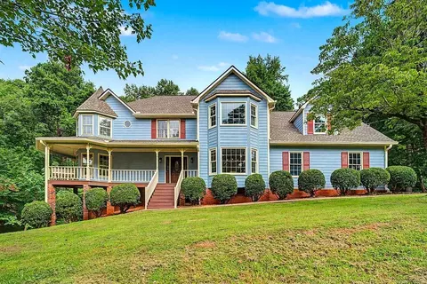 228 Nacoochee Dr, Woodstock, GA 30188