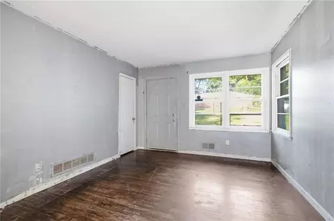 Living - 5911 Meadowview Rd, Rex, GA 30273 photo 2 of 4