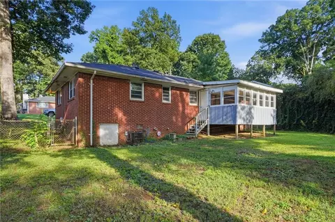 Exterior - 5911 Meadowview Rd, Rex, GA 30273 photo 5 of 7