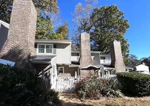 554 Picketts Bend Cir, Marietta, GA 30008