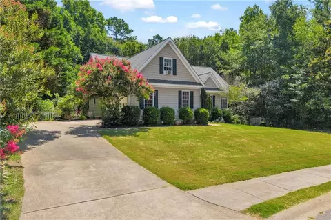 905 Daisy Ln, Athens, GA 30605