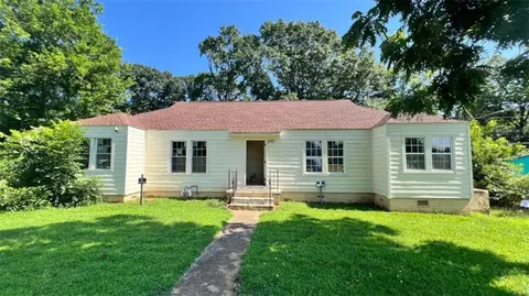 1241 Lyle Ave, East Point, GA 30344