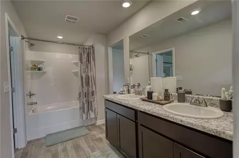 Bath - 95 Bridgemill Dr, Covington, GA 30014 photo 1 of 3