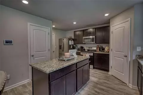 Entry Way - 95 Bridgemill Dr, Covington, GA 30014 photo 3 of 8