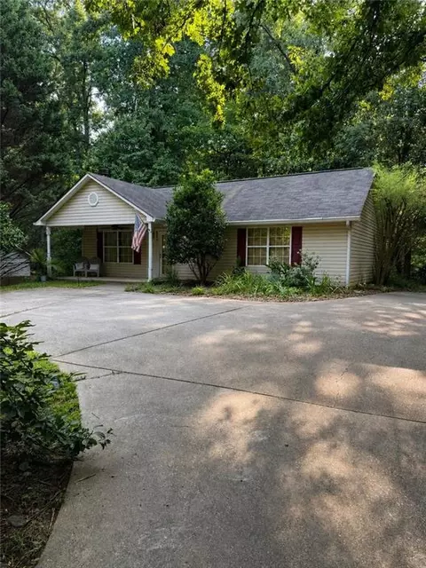 5635 Lakeview Ct, Gainesville, GA 30506