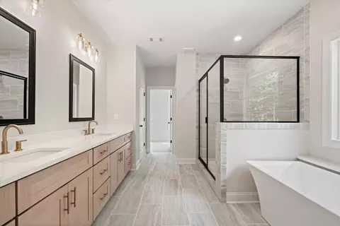 Bath - 9126 E Carroll Rd, Winston, GA 30187 photo 1 of 7