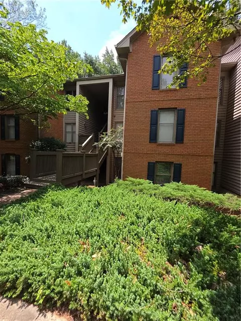 904 Garden Ct, Sandy Springs, GA 30328