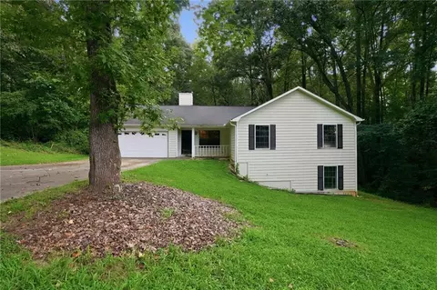 3971 Woodbridge Dr, Snellville, GA 30039