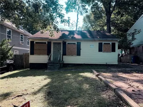 2772 Palm Dr, East Point, GA 30344