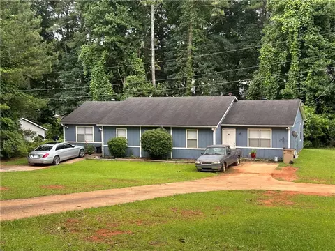 1292 Crystal Lake Rd, College Park, GA 30349