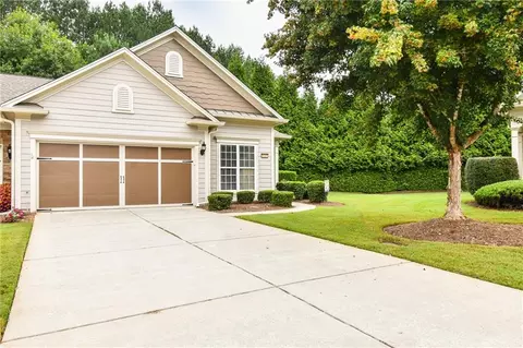 6243 Longleaf Dr, Hoschton, GA 30548