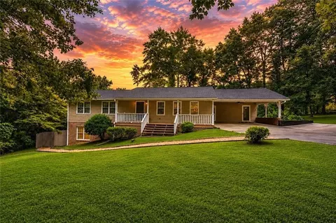 43 Blackfoot Trl SW, Cartersville, GA 30120