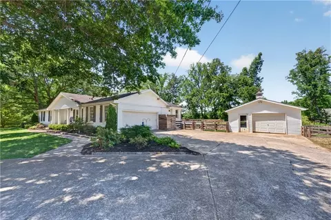 Exterior - 511 Bart Manous Rd, Canton, GA 30115 photo 11 of 22