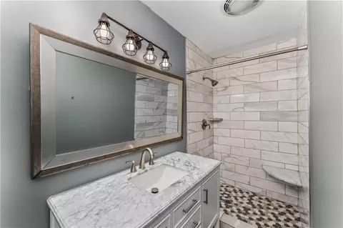 Bath - 511 Bart Manous Rd, Canton, GA 30115 photo 2 of 5