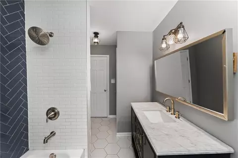 Bath - 511 Bart Manous Rd, Canton, GA 30115 photo 5 of 5